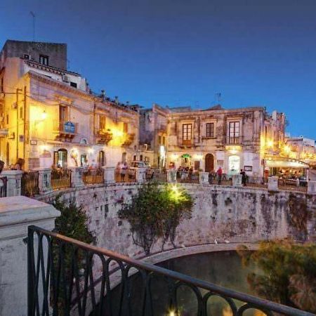 Апартаменты Casa "Il Castello" Сиракузы Экстерьер фото